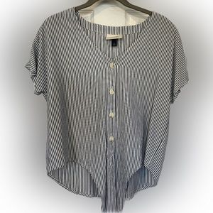 Universal Thread short sleeve shirt button- down, front tied shirt size